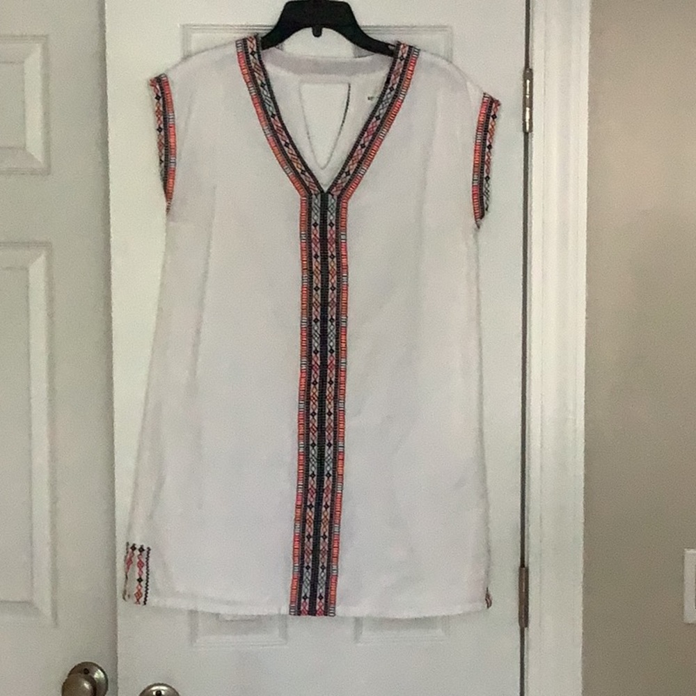 Artisan NY white darling dress, detailed in embroidery size S